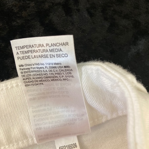 Chico’s So-Slimming girlfriend slim leg crop jeans - Picture 4 of 11